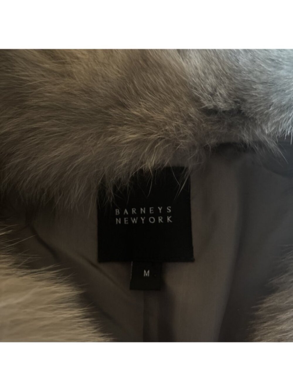 Barneys New York Gray Fox Fur Vest Size Medium Fur Origin Is Finland - Picture 4 of 10
